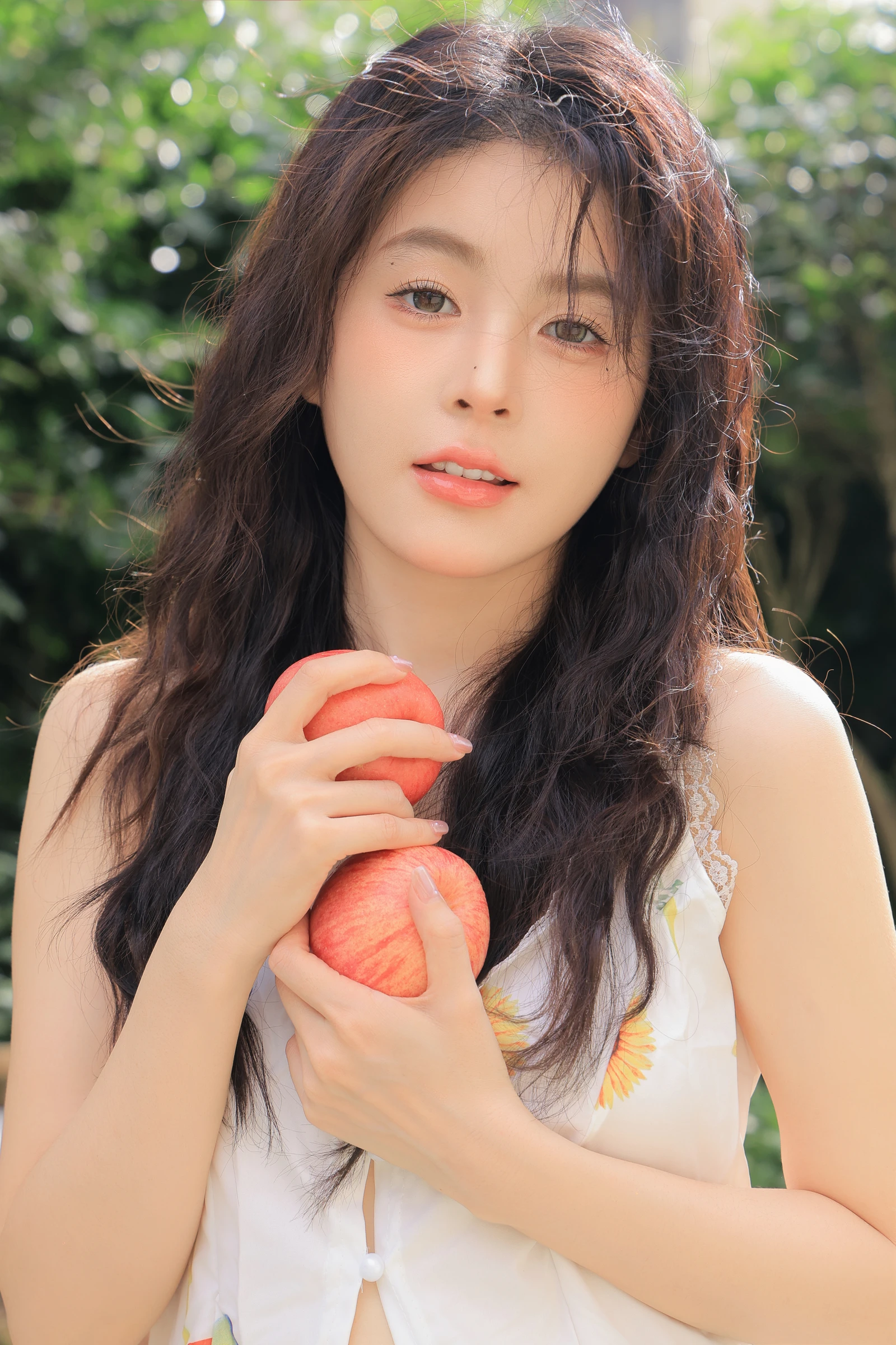 [YITUYU]艺图语-2024.10.16-绿荫环抱-裸心心-[25P-257MB]-7.webp